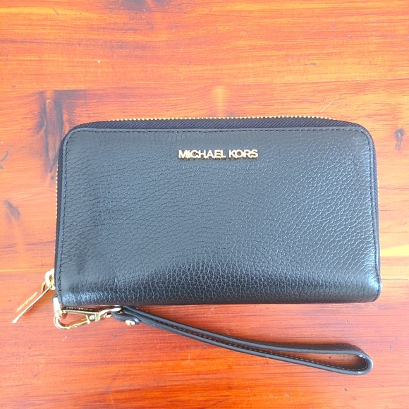 Michael Kors Wallet - Picture 1 of 4